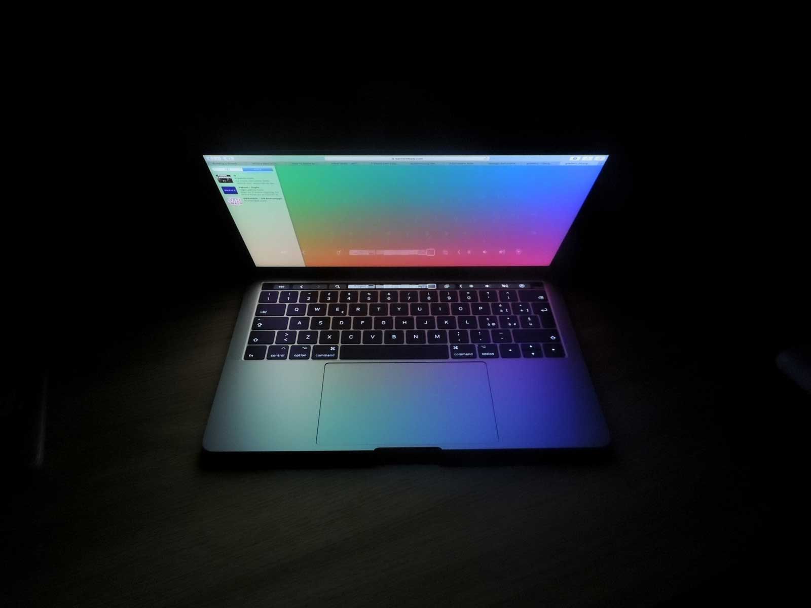 HIGH-TECH & INFORMATIQUE